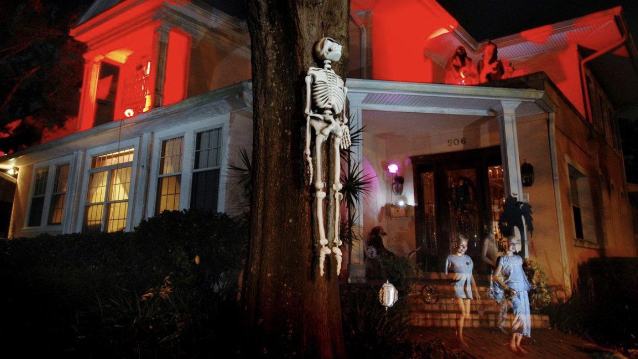 Old Southeast Neighborhood Halloween Decorating Contest